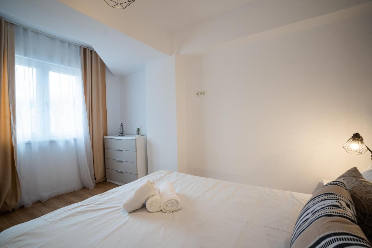 City Center Accommodation - 404 Resita Extérieur photo