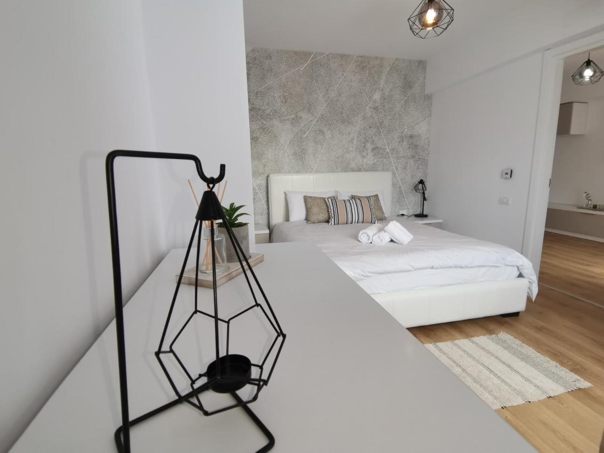 City Center Accommodation - 404 Resita Extérieur photo